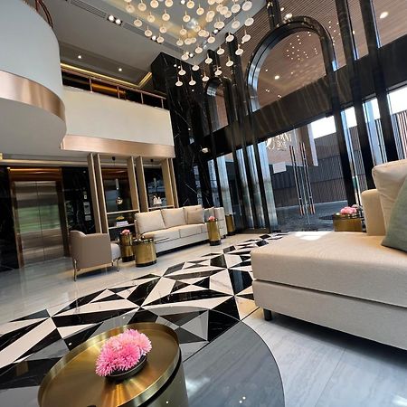 Arni Skye Hotel Банкок Екстериор снимка