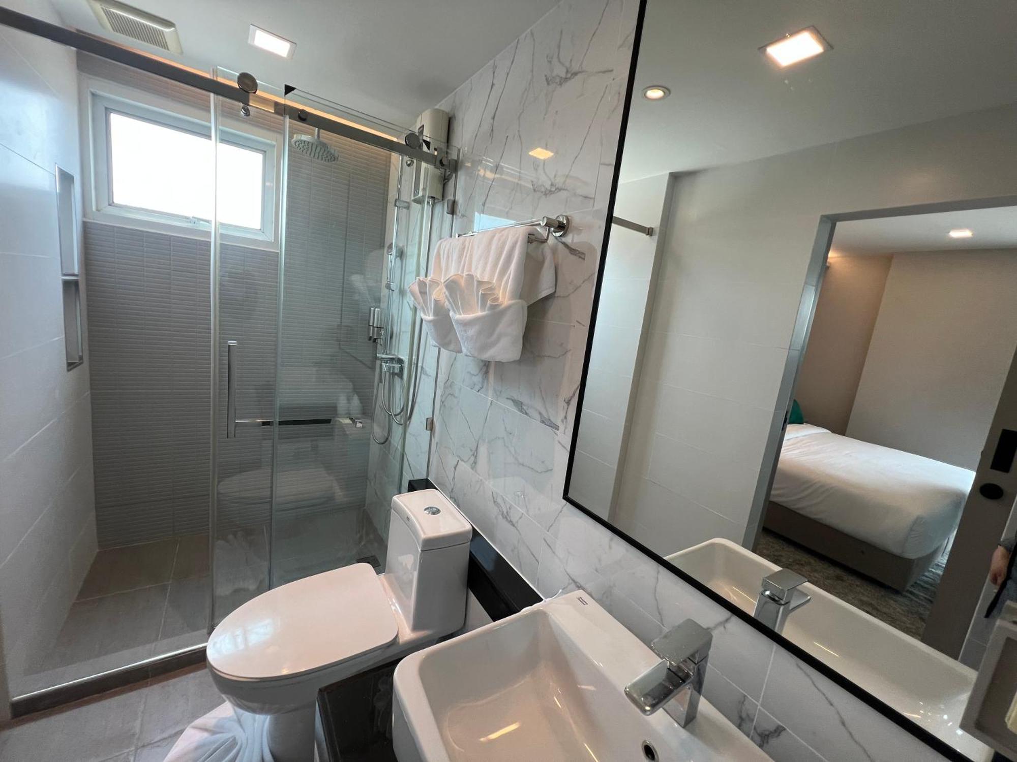 Arni Skye Hotel Банкок Екстериор снимка