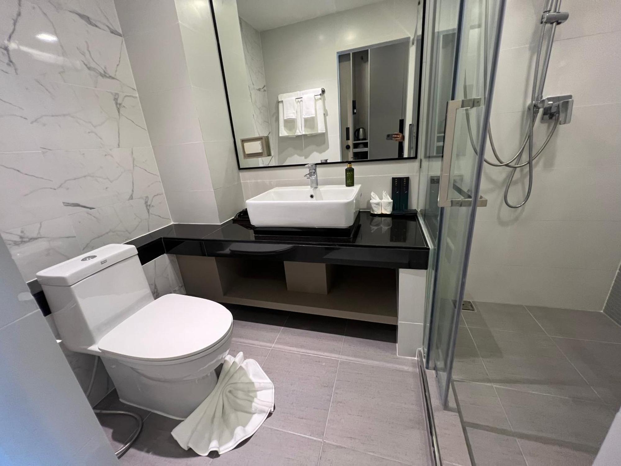 Arni Skye Hotel Банкок Екстериор снимка