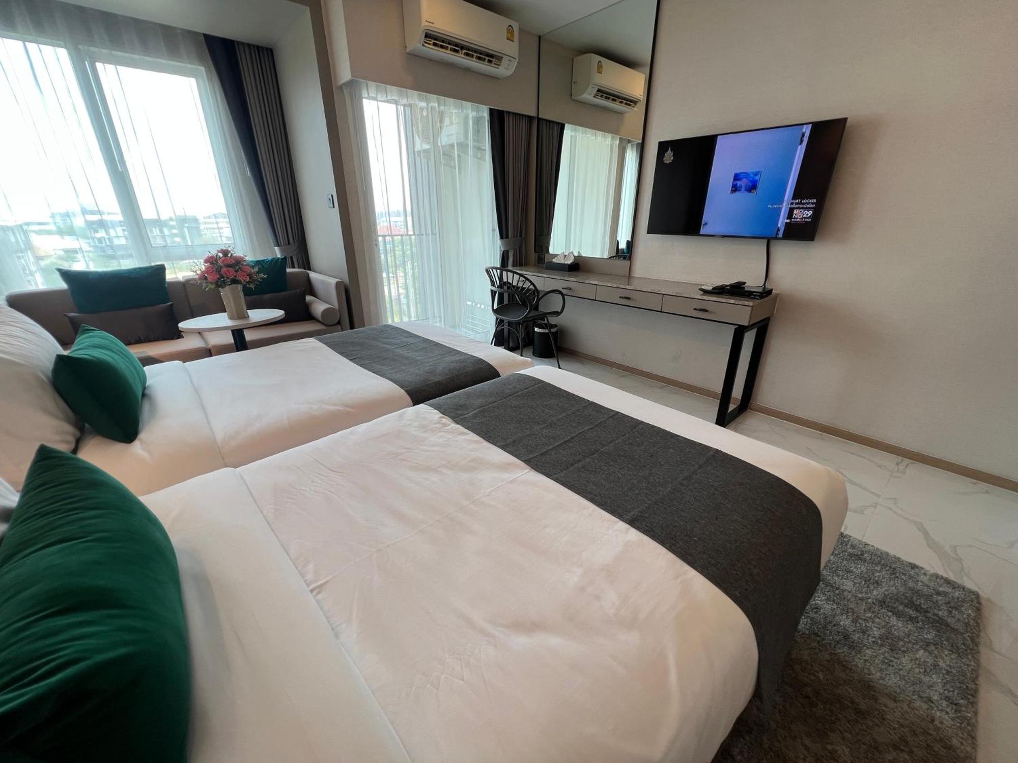 Arni Skye Hotel Банкок Екстериор снимка