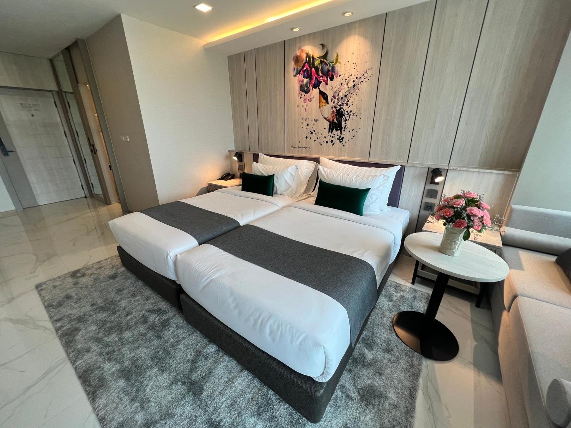 Arni Skye Hotel Банкок Екстериор снимка