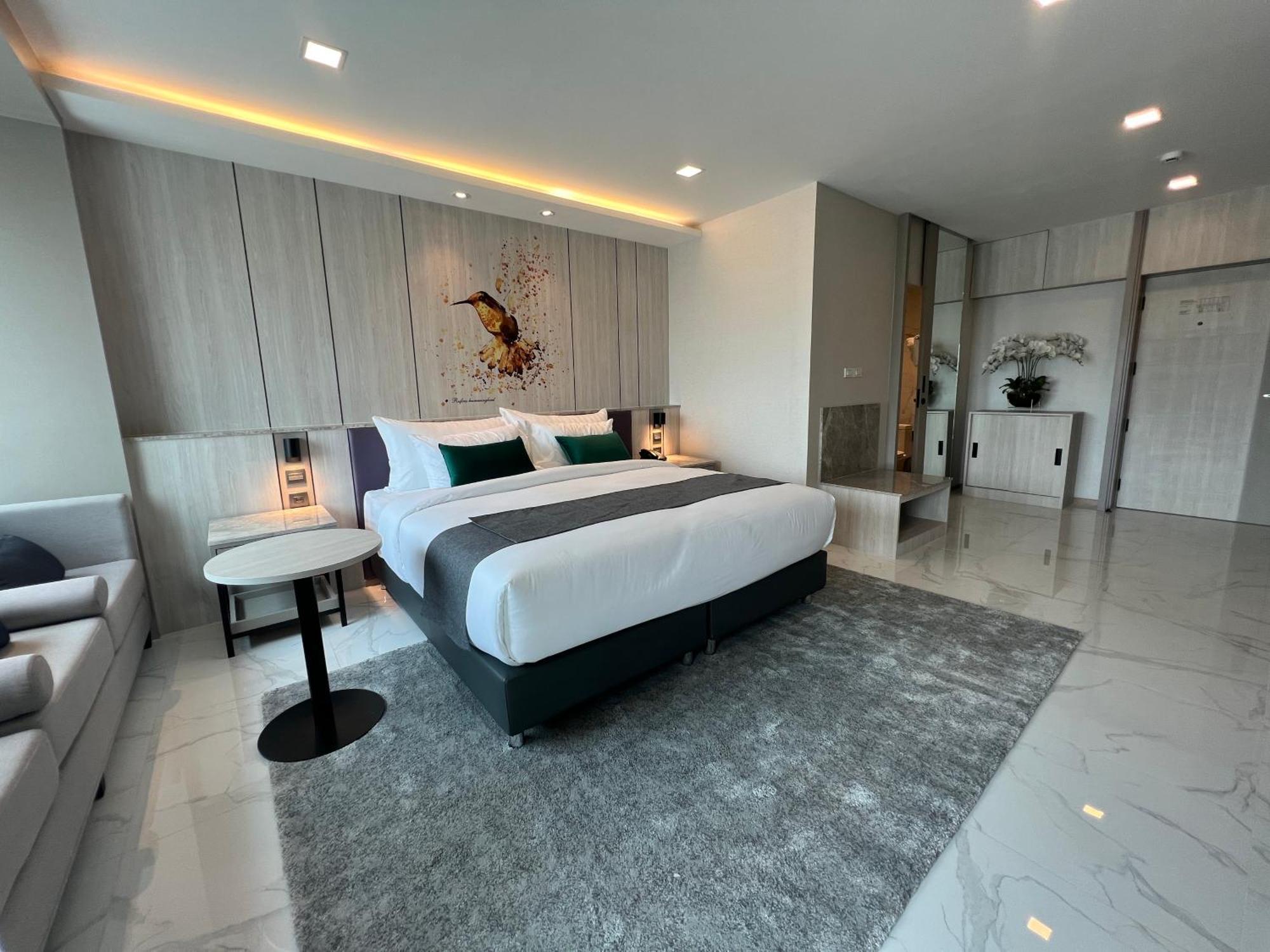 Arni Skye Hotel Банкок Екстериор снимка